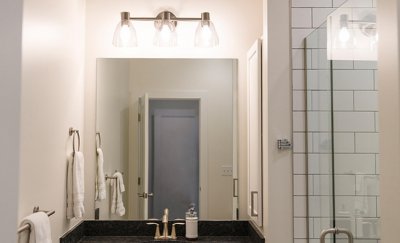 The Best Lighting for Bathrooms with No Windows