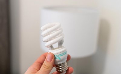 How to Dispose of CFL Bulbs Responsibly