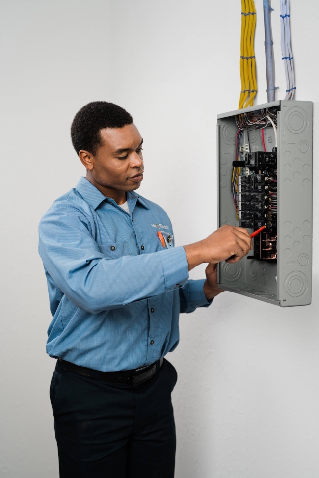 Circuit Breaker Replacement in Inwood, TX